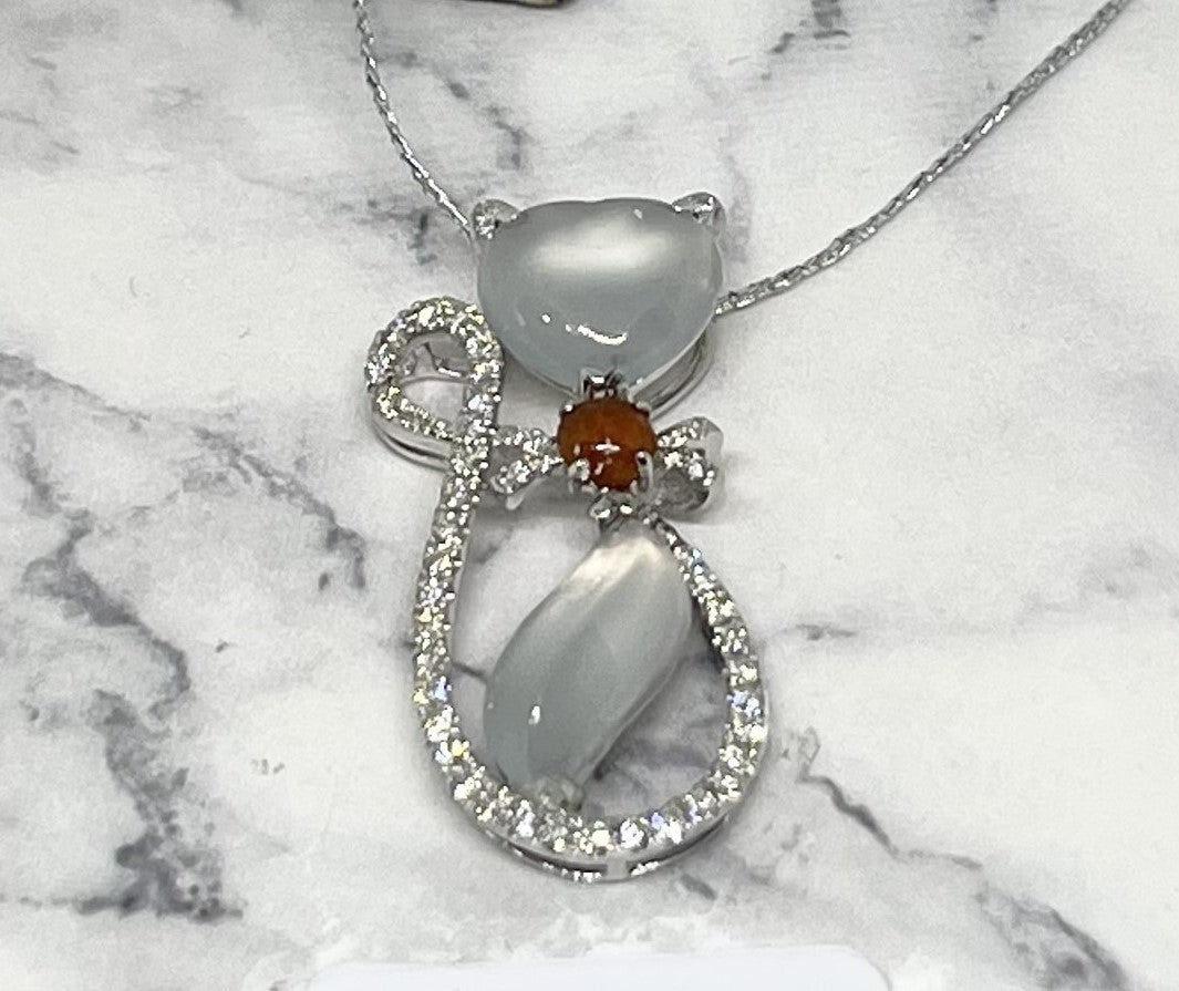 18K White Gold Jade & Diamond Cat Pendant